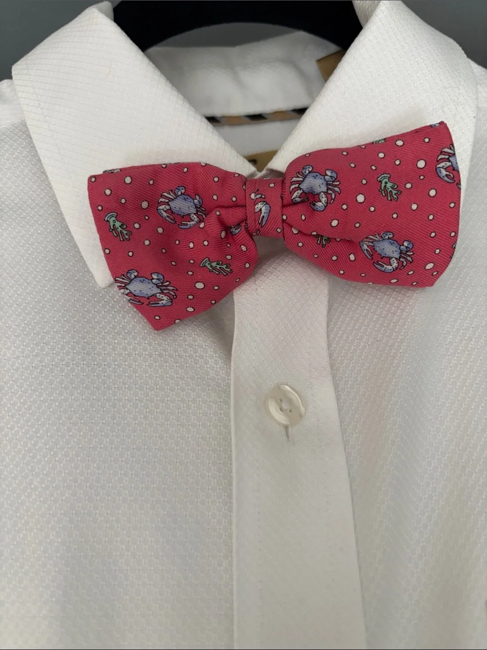 Vineyard Vines Pink Bow Tie with Blue Crab Motif